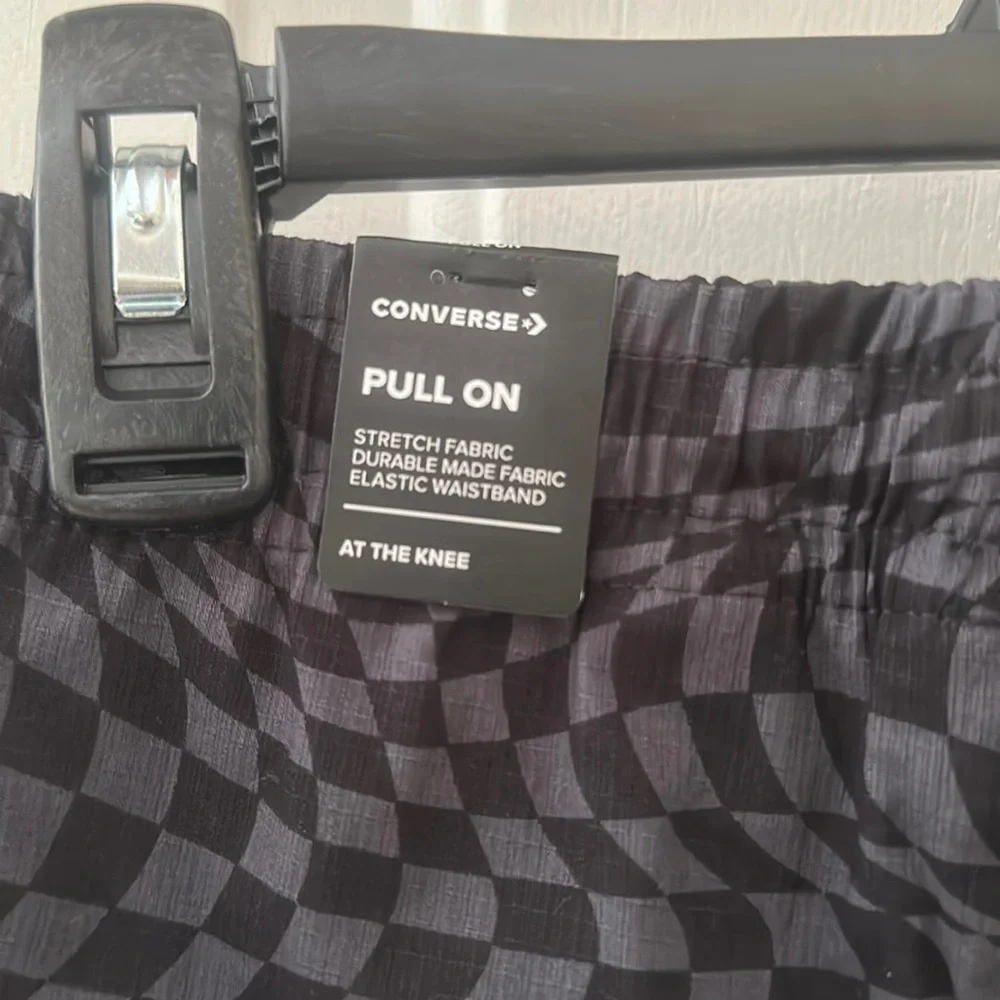 CONVERSE PULL-ON FABRIC SHORTS: BLACK/GRAY CHECKERED: NEW WITH TAGS: SIZE 6